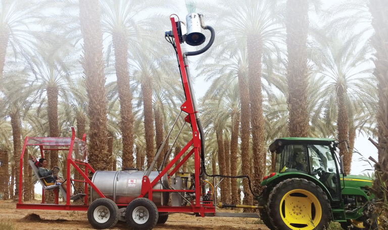RAZ-500 for spraying and dusting date-palm-tree – hydraulic elevation by a boom